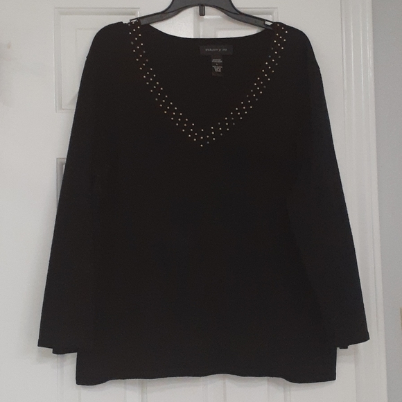 Sweater - Picture 1 of 3